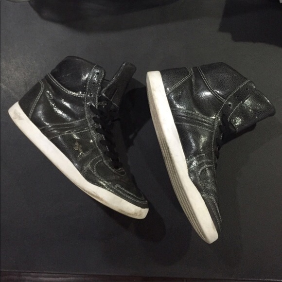 Men’s Crackled Distressed High Top Sneakers - Picture 2 of 4